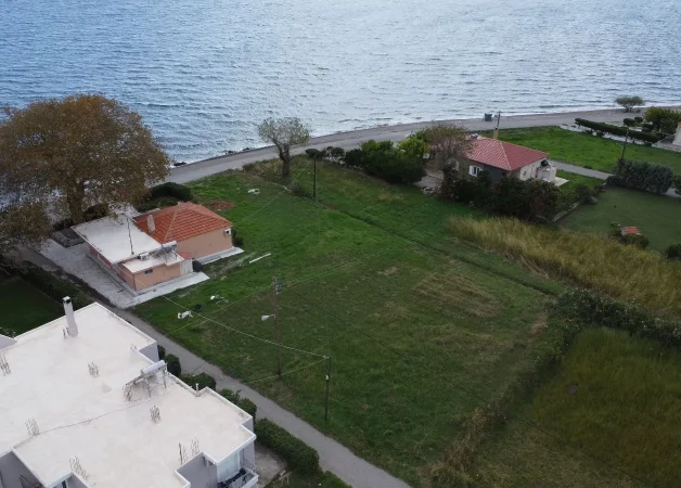 🏡 ΠΩΛΕΙΤΑΙ ΟΙΚΟΠΕΔΟ 440 τ.μ. – ΠΑΛΑΙΟΠΑΝΑΓΙΑ ΝΑΥΠΑΚΤΟΥ | ΔΙΠΛΑ ΣΤΗ ΘΑΛΑΣΣΑ 🌊
