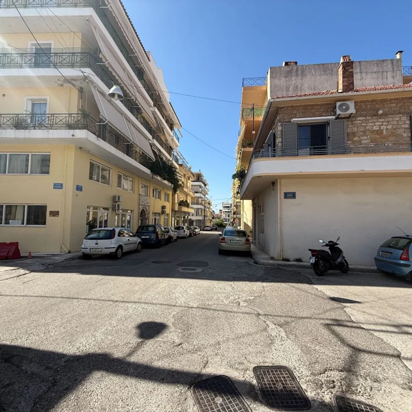 ΕΝΟΙΚΙΑΖΕΤΑΙ ΕΠΑΓΓΕΛΜΑΤΙΚΟΣ ΧΩΡΟΣ 75 τ.μ. – ΚΕΦΑΛΟΒΡΥΣΟ ΝΑΥΠΑΚΤΟΥ